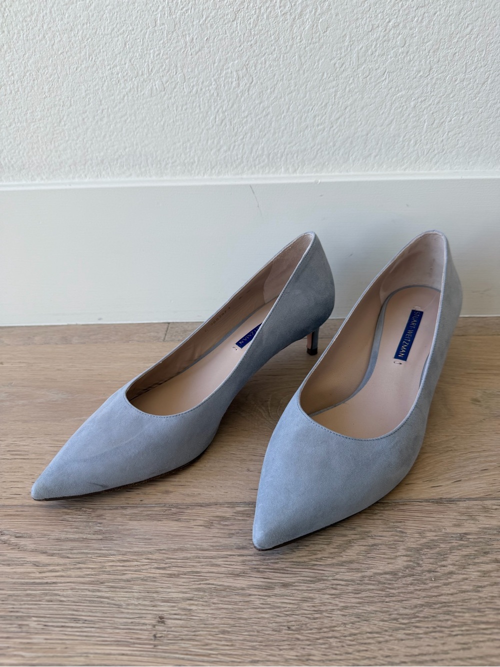 STUART WEITZMAN Blue Kitten Heel Pointed Toe Shoes